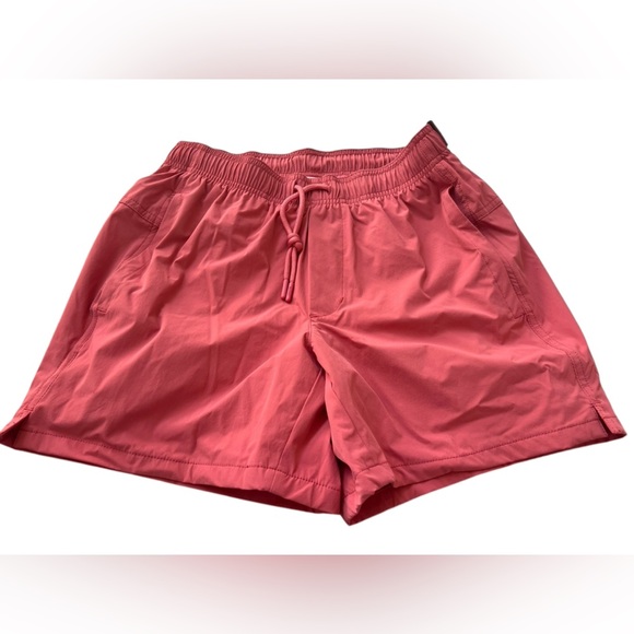 NWT VRST Men’s 5” Everyday Shorts in Pink Rouge in size S - Picture 5 of 9